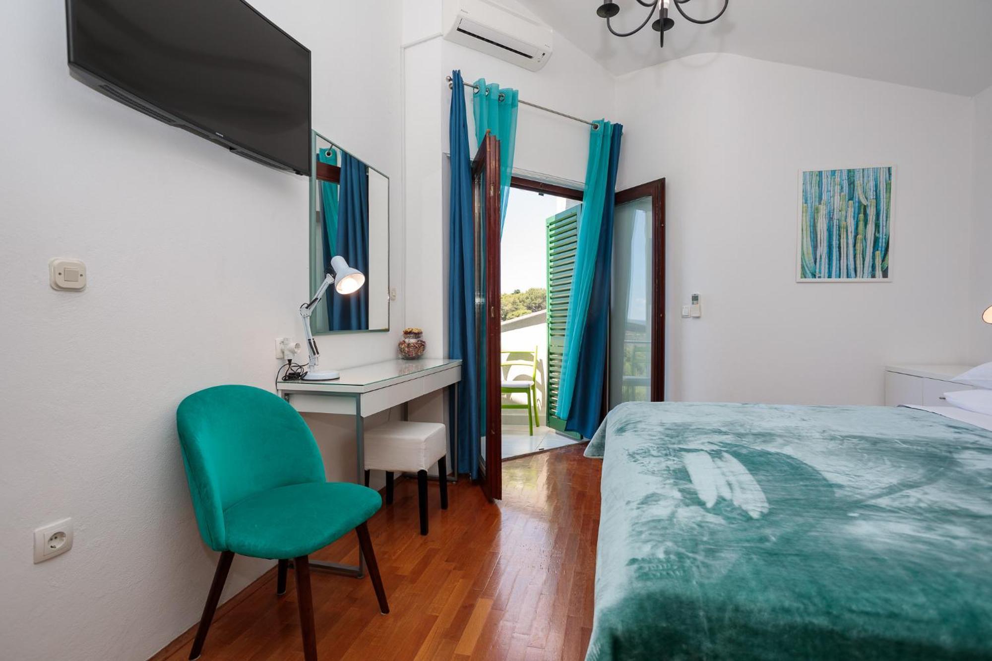 Apartments Delfin Krk Town Luaran gambar
