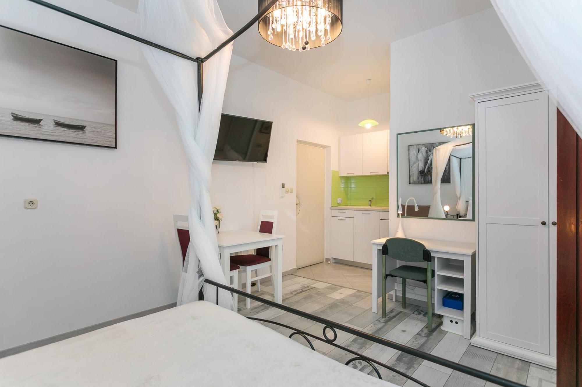 Apartments Delfin Krk Town Luaran gambar
