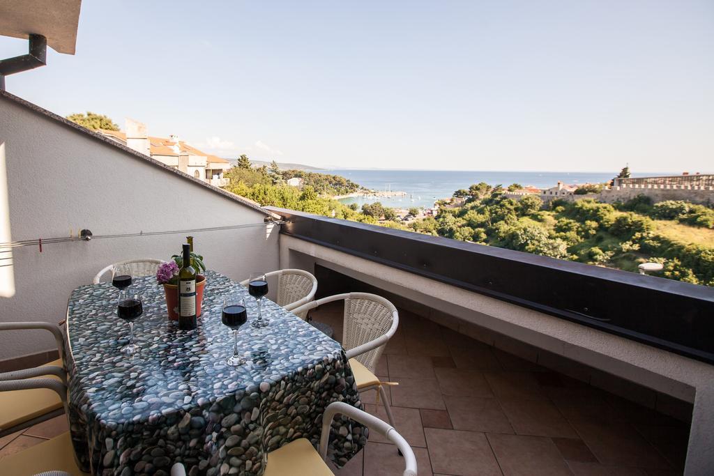 Apartments Delfin Krk Town Luaran gambar